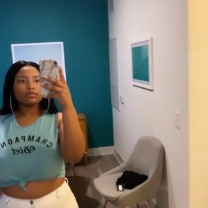 Meet your Posher, Aysa